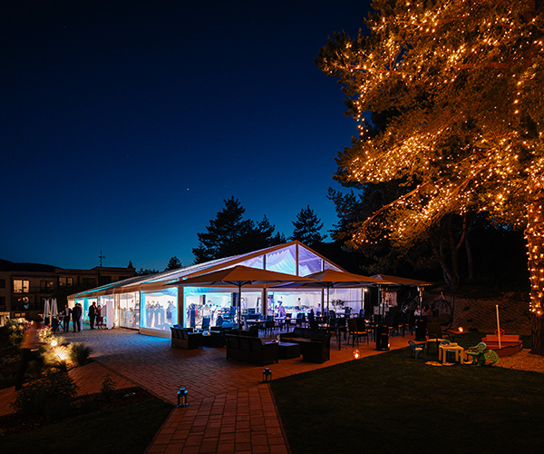 Manually added from URL: https://www.hoteldomasa.sk/img/svadobny-obrad-na-zahrade-2024-tn@2x.jpg