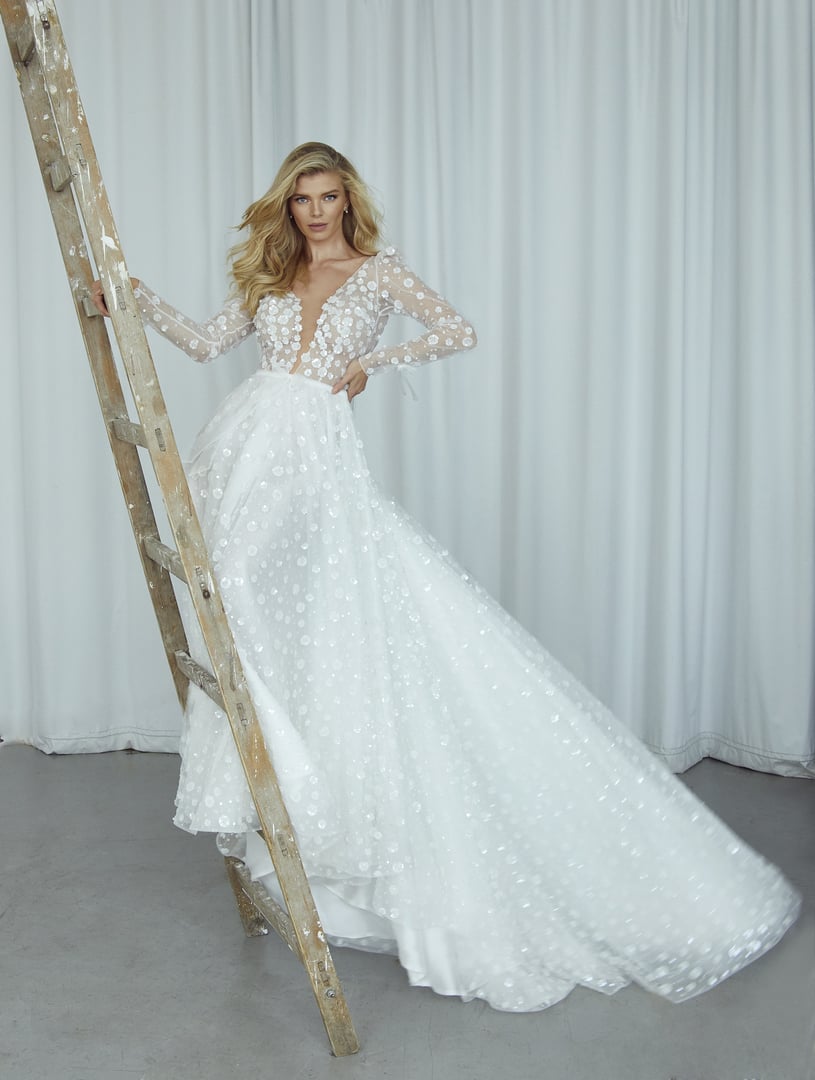 Manually added from URL: https://www.weddingavenue.sk/imgcache/e-img-2351.jpg?v=1664363817