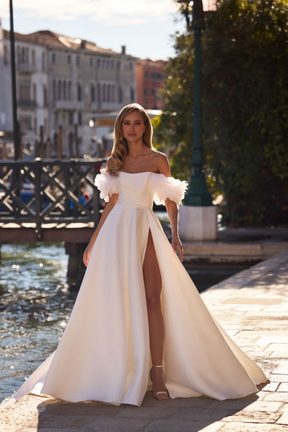 Scraped from website: https://www.andreasalon.sk/galeria