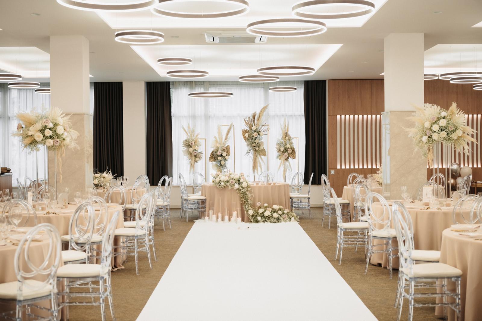 Manually added from URL: https://portal.pribehsvadby.sk/wp-content/uploads/2022/06/6365ade2-63e4-41df-a900-6597bbb515bd.jpg