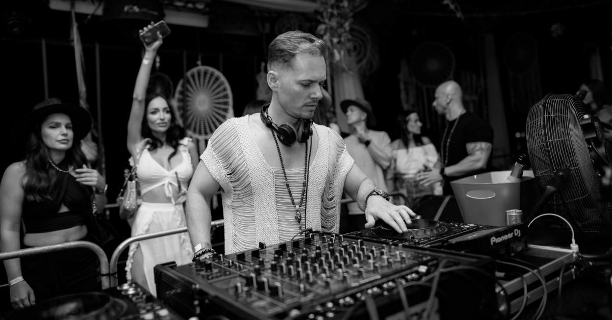 Manually added from URL: https://scontent-prg1-1.xx.fbcdn.net/v/t39.30808-6/500005768_1261293539339350_4947399004672714418_n.jpg?_nc_cat=106&ccb=1-7&_nc_sid=13d280&_nc_ohc=aUnCtV8kaggQ7kNvwEx3BST&_nc_oc=Adn9yI9sJpKnMrhDCu1nWuMqqpqtIZrhXm8agc1Tn0hSN3sspgxq4wfkJS_BL2EoC5c&_nc_zt=23&_nc_ht=scontent-prg1-1.xx&_nc_gid=MnB7Vqu6UyZ3PGSd24gomg&_nc_ss=8&oh=00_AfyKJNhnH60L1dL5yDfBYzGGl86Ym3S1eSYxzGjQFKoX4A&oe=69BB8639