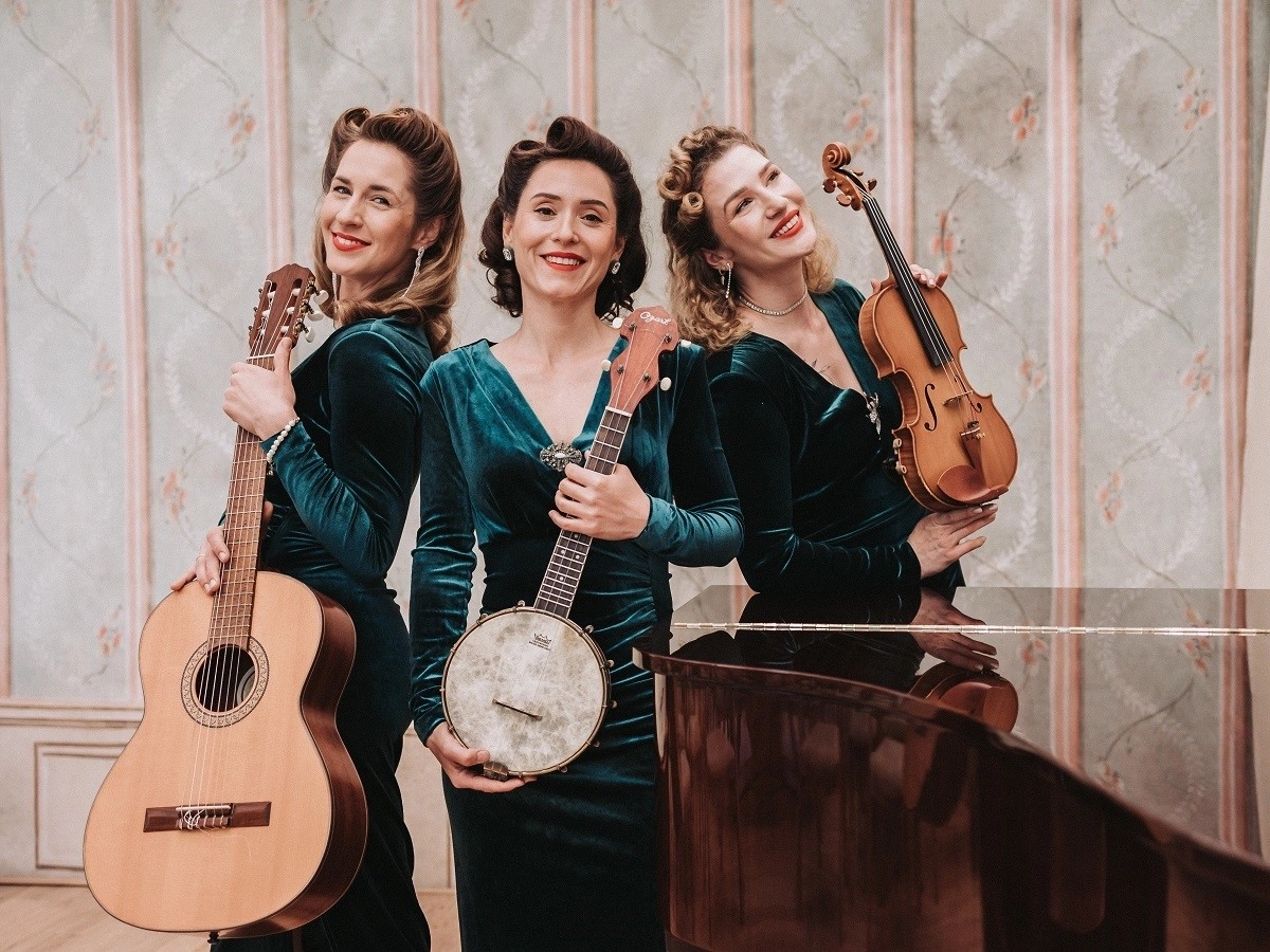 Manually added from URL: https://www.jazzdock.cz/media/cache/big/uploads/images/interpreter/paper-moon-trio-68189c279d865269542839.webp