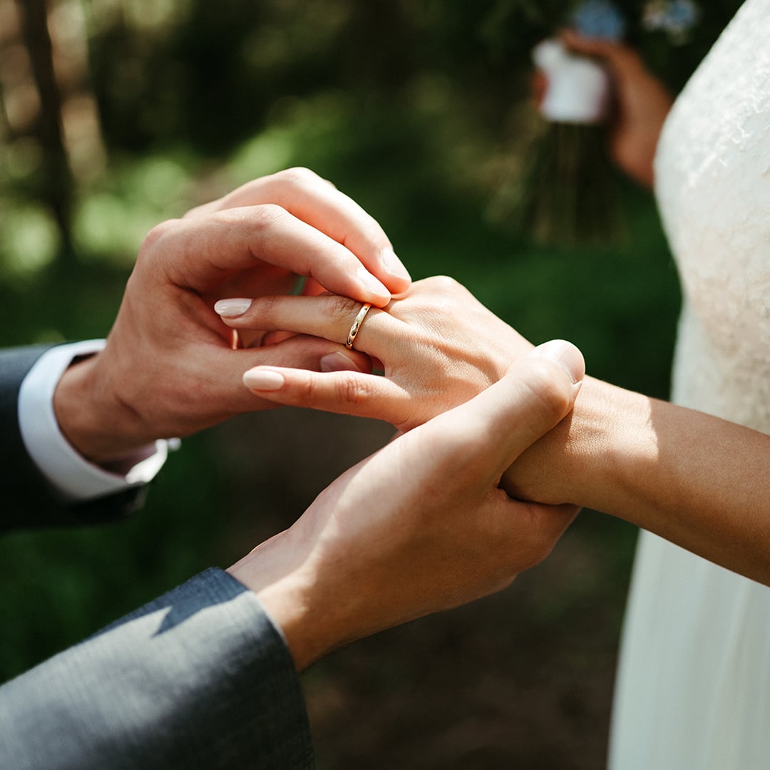 Manually added from URL: https://lb-jewellery.com/wp-content/uploads/2021/10/01.jpg