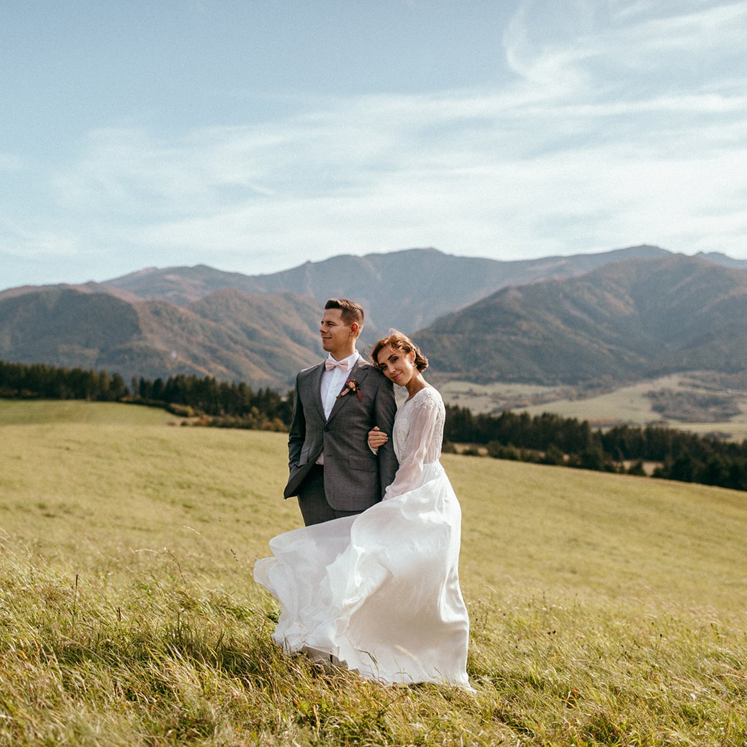 Manually added from URL: https://lb-jewellery.com/wp-content/uploads/2022/12/05.jpg