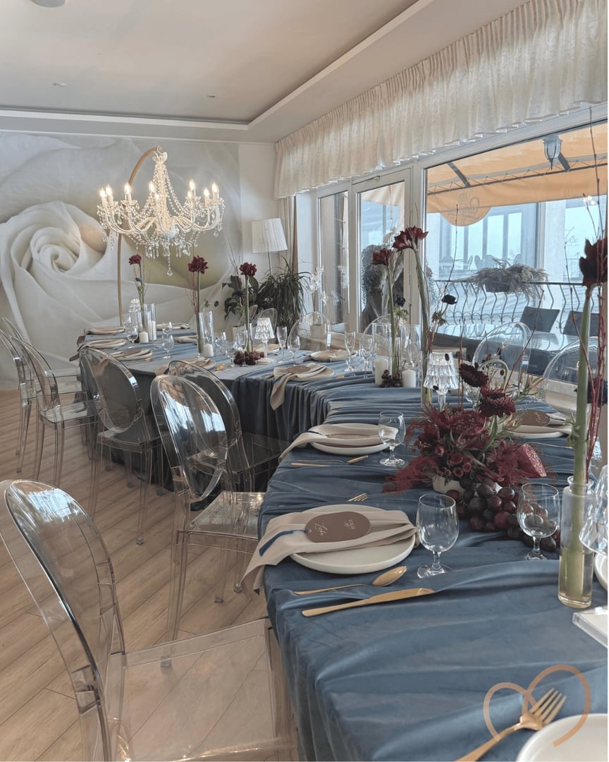 Manually added from URL: https://cdn.myshoptet.com/usr/www.miloore.sk/user/articles/images/stolovanie-dekor-modra-twist-stol-44webp.png