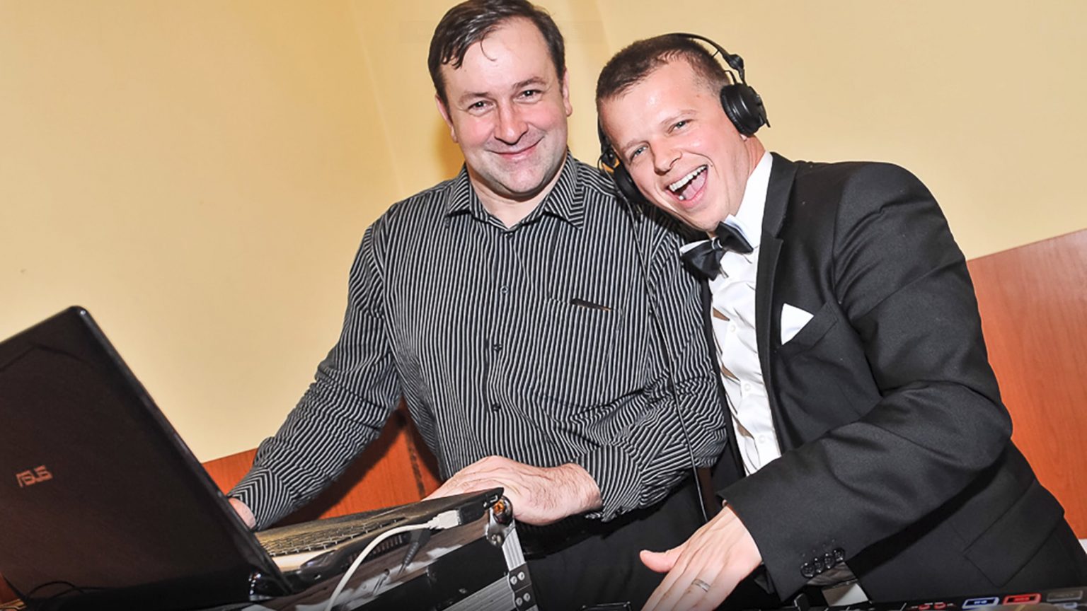 Manually added from URL: https://dj-svadby.sk/wp-content/uploads/2020/01/dj_beny-1536x864.jpg