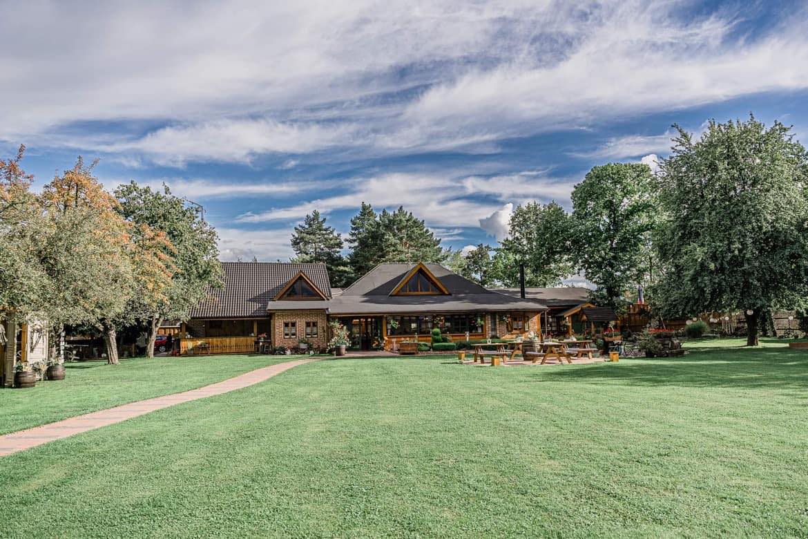 Manually added from URL: https://scontent-prg1-1.xx.fbcdn.net/v/t39.30808-6/482128668_1276380147186969_8125275558507806922_n.jpg?_nc_cat=103&ccb=1-7&_nc_sid=b895b5&_nc_ohc=0iUgIj7NMHEQ7kNvwHR7oiU&_nc_oc=AdkloKs9xchenxdUGStWmm2dPL05o0hZL65dX7iUb0CIPcBYJjszuoQA5hwia26hnWY&_nc_zt=23&_nc_ht=scontent-prg1-1.xx&_nc_gid=JNRXQnfe1UE1UeFYVxQKzg&_nc_ss=8&oh=00_AfxVSm-wC1I5eG7tdjtIx0Beu2SGMHj6rThWkwt_QKJXfA&oe=69BA1D19