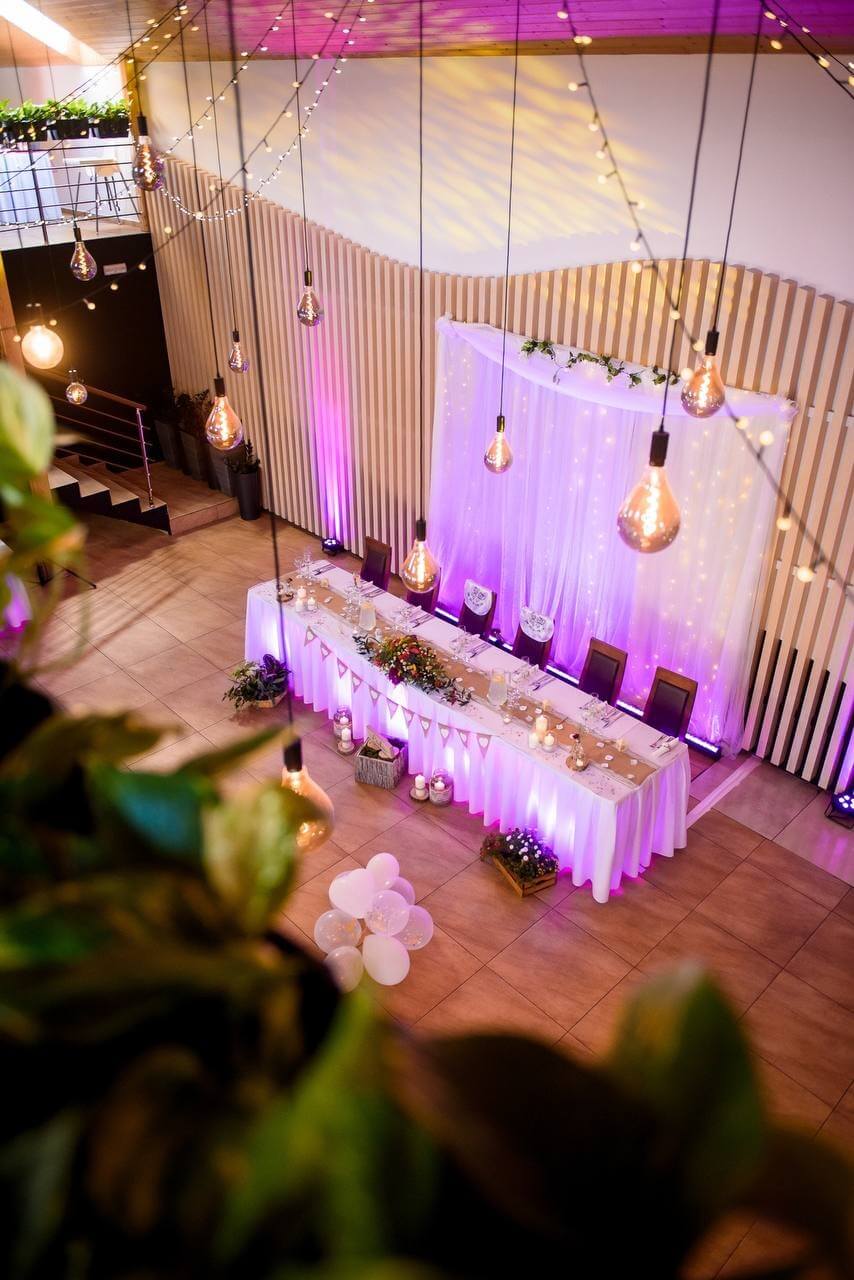 Manually added from URL: https://turcianskydvor.sk/images/fotogaleria/sala/sala-5.jpg