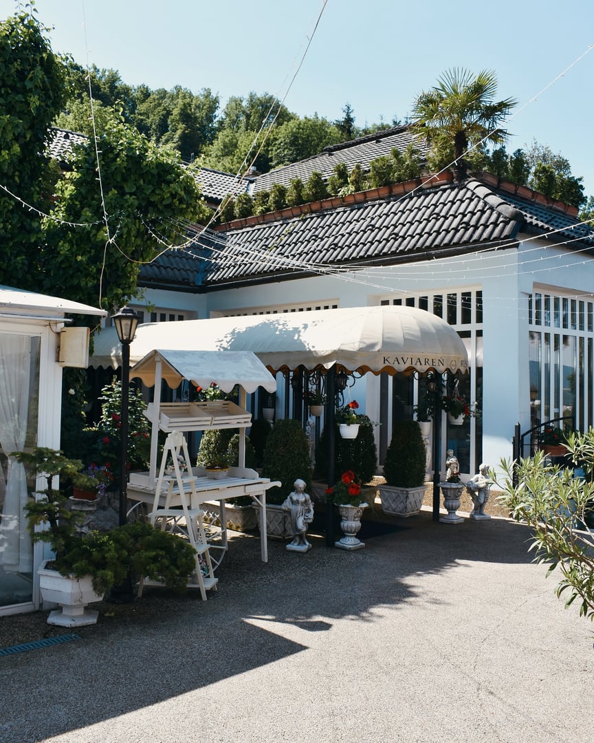 Manually added from URL: https://scontent-prg1-1.xx.fbcdn.net/v/t51.75761-15/481442026_18384160321119639_1076730426465215077_n.jpg?_nc_cat=105&ccb=1-7&_nc_sid=13d280&_nc_ohc=6siy_rGAfR8Q7kNvwHlCLVd&_nc_oc=AdmwRTGB-JU1pBDzgjr5F3bncEYVCir996XnN8kDWsR9DvoWMFc2mboHtWhU5HCHxOQ&_nc_zt=23&_nc_ht=scontent-prg1-1.xx&_nc_gid=QPx9RIkUq47FoYTSU8GDuQ&_nc_ss=8&oh=00_AfznBTBME6Me6kj3EmNJ67_6mMqT3oBnLVAC77VQnWz_9A&oe=69BAEDE7