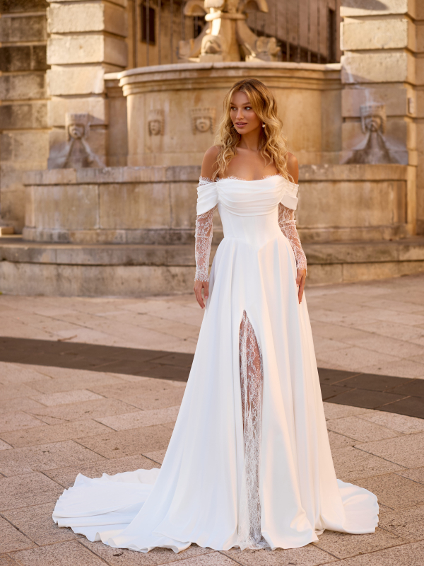 Manually added from URL: https://www.zoyaweddingcenter.sk/sites/default/files/styles/detail_galeria__tvorec/public/wedding-dress-1751-1-1.jpg?itok=d94TN0fx