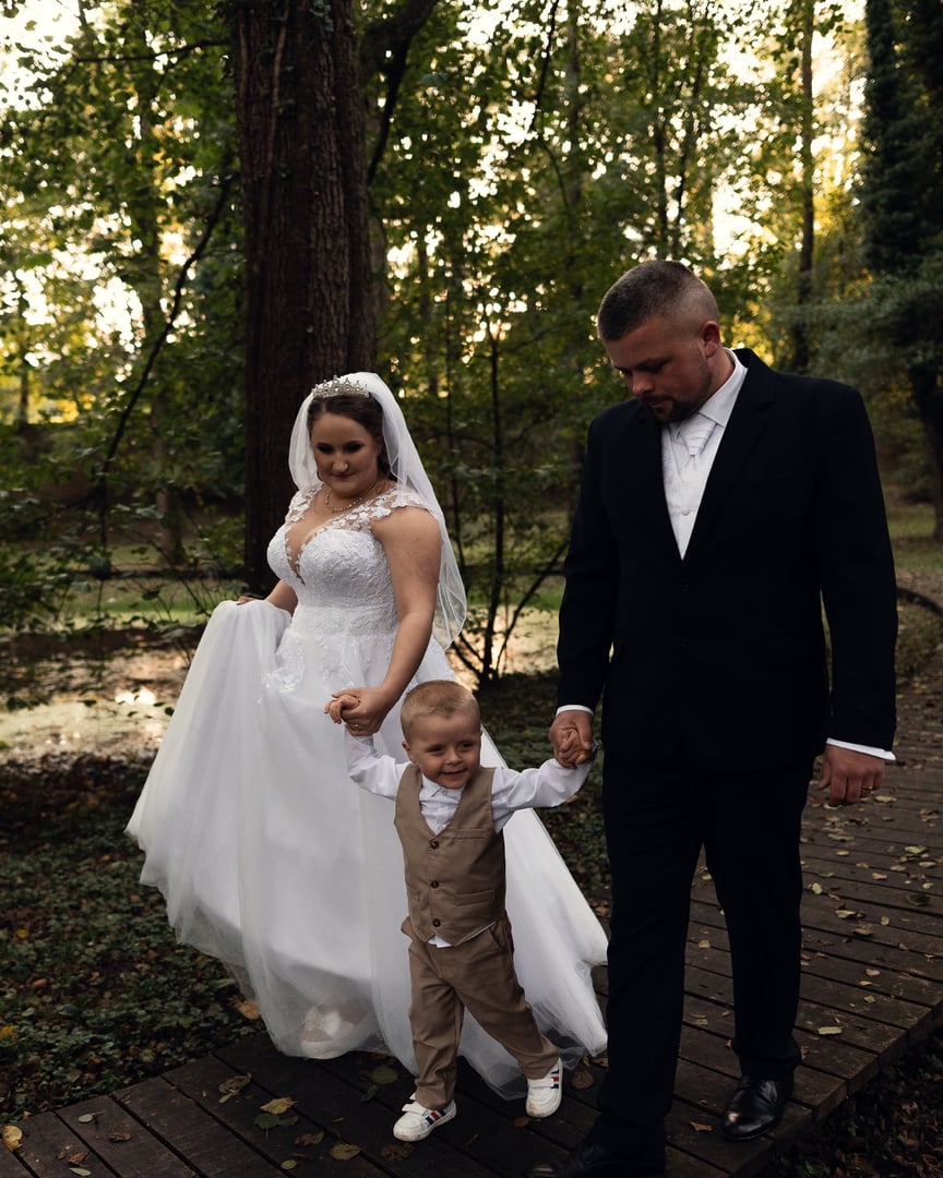 Manually added from URL: https://scontent-prg1-1.xx.fbcdn.net/v/t51.82787-15/584881183_18090780133929754_7846843934099047718_n.jpg?_nc_cat=105&ccb=1-7&_nc_sid=13d280&_nc_ohc=8sNu8lFnUN8Q7kNvwGw1lVn&_nc_oc=AdnVnFq8RgvrdW50WHSRnaTTvWICF5iubD667u464LftXM7sTQlS_wuZxQ8MkFUa2jg&_nc_zt=23&_nc_ht=scontent-prg1-1.xx&_nc_gid=LVdDCcamkN1bqsURFjql4Q&_nc_ss=8&oh=00_Afy67VCopRGEKMZ2VO5asbciDDOyQK69RJV0ySar4E0-vw&oe=69BB79AF