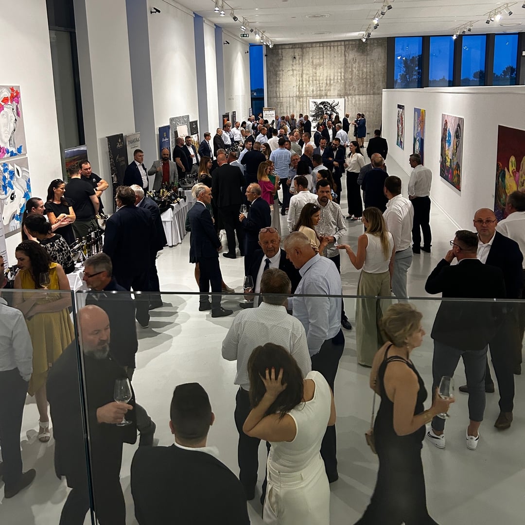 Manually added from URL: https://scontent-prg1-1.xx.fbcdn.net/v/t39.30808-6/490021070_1244515977681040_5502077931822721433_n.jpg?_nc_cat=109&ccb=1-7&_nc_sid=13d280&_nc_ohc=YmLOV26XO8IQ7kNvwHPrtOT&_nc_oc=AdnnKnjF_q6UXIrQ_h4dFHllL1ValKgJwGk3-fMiZbGv8xmPc9I0nj6QDzfNhOKRUOY&_nc_zt=23&_nc_ht=scontent-prg1-1.xx&_nc_gid=1pvcK6IknO4arsIoKiLuow&_nc_ss=8&oh=00_Afxlsc2voSpmGTJvZHX-6WHYiJb42iJTVZFG9YKe7VLAbw&oe=69BB81D3